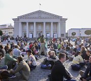 Rudenį  sugrįžusi vasara pakvietė į skverus ir parkus