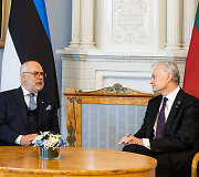 Alaras Karisas, Gitanas Nausėda