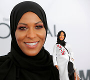 JAV fechtuotojai Ibtihaj Muhammad pagerbti i&scaron;leista pirmoji Barbė su hidžabu