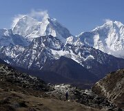 Po trijų metų pertraukos alpinistai vėl bandys pasiekti Everesto vir&scaron;ūnę