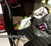 Pareigūnai sulaikė tris prostitucijos organizavimu įtariamus asmenis.