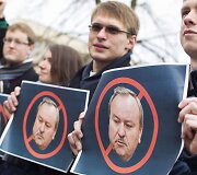 Jaunieji konservatoriai prie Seimo reikalavo versti Bronių Bradauską.