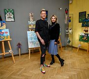 Kaunietės pir&scaron;tininių lėlių paroda