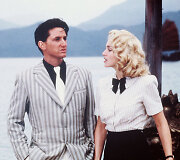 Seanas Pennas ir Madonna filme &bdquo;&Scaron;anchajaus siurprizas&ldquo; (1986 m.)