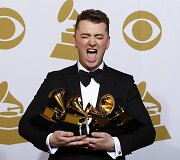 Vasario 8 diena. Atlikėjas Samas Smithas su keturiais laimėtais &bdquo;Grammy&ldquo; apdovanojimais