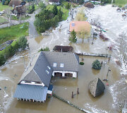 I&scaron;siliejusi Akmenos upė užtvindė sodybą &bdquo;Vienkiemis&ldquo;