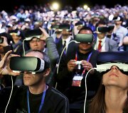 Virtualios realybės akinių pristatymas Barselonoje