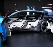 Ženevoje žiūrovus stebino naujasis &bdquo;Peugeot Instinct&ldquo;