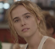 Zoey Deutch filme &bdquo;Suaugusiųjų žaidimai&ldquo;