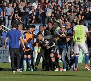 &bdquo;Bastia&ldquo; &ndash; &bdquo;Lyon&ldquo; rungtynės buvo nutrauktos