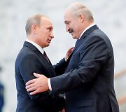 Rusijos prezidentas Vladimiras Putinas ir Baltarusijos prezidentas Aliaksandras Luka&scaron;enka