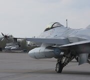 Aviacijos bazėje &Scaron;iauliuose leidžiasi NATO lėktuvas