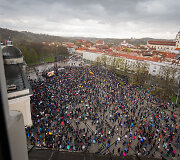 Vilniaus Katedros aik&scaron;tėje surengta protesto akcija &bdquo;&Scaron;alin rankas nuo laisvo žodžio&ldquo;