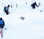 Rizikuodami gyvybe migrantai mėgina įveikti Alpes tam, kad pasiektų Prancūziją