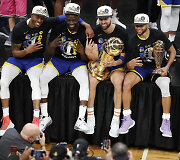 Andre Iguodala, Draymondas Greenas, Klay Thompsonas, Stephenas Curry
