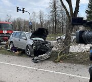 Į avariją patekusio apsvaigusio vairuotojo visureigis
