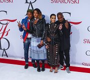 Pharrellas Williamsas, Helen Lasichanh, Kim Kardashian ir Kanye Westas