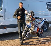 Arūnas Gelažninkas ir &bdquo;Zigmas Dakar team&ldquo; i&scaron;siuntė techniką į Dakarą
