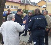 Rinkimai Lazdijų rajone: masiniai pavėžėjimai, plakatų plė&scaron;ymas, neblaivūs balsuotojai