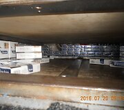 Mikroautobuse slėpta cigarečių kontrabanda