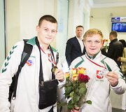 Į Lietuvą sugrįžo kelialapius į olimpines žaidynes i&scaron;kovoję boksininkai Eimantas Stanionis ir Evaldas Petrauskas