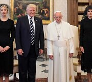 Ivanka Trump, Donaldas Trumpas, popiežius Pranci&scaron;kus ir Melania Trump