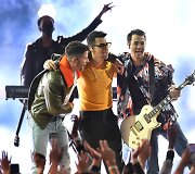 Grupė &bdquo;Jonas Brothers&ldquo; &bdquo;Billboard&ldquo; muzikos apdovanojimuose