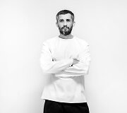 Plaukų stilistų Adriano ir Joanos Pop kuriamos &scaron;ukuosenos