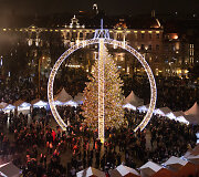 Vilniaus Kalėdų eglės įžiebimas Katedros aik&scaron;tėje