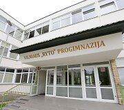 Vilniaus &bdquo;Ryto&ldquo; progimnazijos stadionas bus prikeltas gyvenimui už 2,6 mln. eurų
