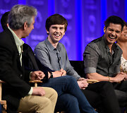 Freddie Highmore'as