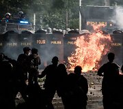 Masiniai protestai Indonezijoje: žmonės protestuoja prie&scaron; papildomas tūkstantines i&scaron;mokas parlamentarams