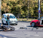 Motociklo ir BMW avarija Žirmūnų gatvėje
