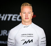 Skandalu savo karjerą F1 pradėjęs Nikita Mazepinas