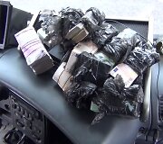 Sulaikyta grynųjų pinigų ir cigarečių kontrabanda