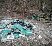 Supjaustytos &scaron;iuk&scaron;liadėžės prie &bdquo;Naujamiesčio būsto&ldquo;