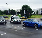 Sekmadienį Vilniuje į avariją pateko prabangus naujutėlis automobilis &bdquo;Porsche&ldquo;