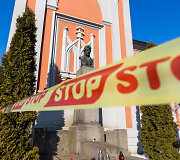 Aptrupėjusi Sukilėlių koplyčia Rasų kapinėse