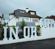 Britanijos rinkėjai pradėjo balsuoti istoriniame referendume dėl tolesnės &scaron;alies narystės Europos Sąjungoje