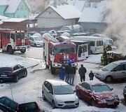 &Scaron;akiuose prie Jaunystės gatvės daugiabučio užsidegė "VW Golf" automobilis