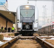 AB &bdquo;Lietuvos geležinkeliai&ldquo; pristatė naują modernų traukinį