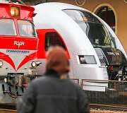AB &bdquo;Lietuvos geležinkeliai&ldquo; pristatė naują modernų traukinį