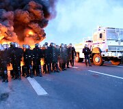 Prancūzijos policija susirėmė su degalų saugyklą blokuojančiais protestuotojais