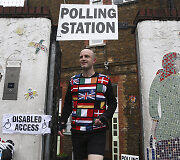 Britanijos rinkėjai pradėjo balsuoti istoriniame referendume dėl tolesnės &scaron;alies narystės Europos Sąjungoje