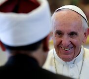 Popiežius susitiko su auk&scaron;čiausiu pasaulio sunitų dvasiniu vadovu Vatikane