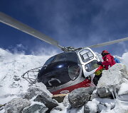 Bazinė alpinistų stovykla Nepale po sniego lavinos, sukeltos žemės drebėjimo