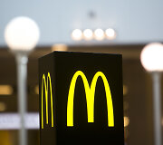 Antrą de&scaron;imtį Lietuvoje veikiantis "McDonald's" džiaugiasi kasmet augančiu pelnu ir žada naujų restoranų atidarymus