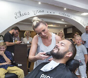 Kauno senamiestyje atidarytas pirmasis mieste barzdų skutimo salonas &bdquo;Old Town Barbers&ldquo;