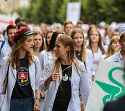 Vilniaus universiteto darbuotojų, studentų ir alumnų eisena į VU rūmus