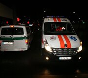 Medikai su policijos pagalba gabena gatvės miegalius į ligoninę